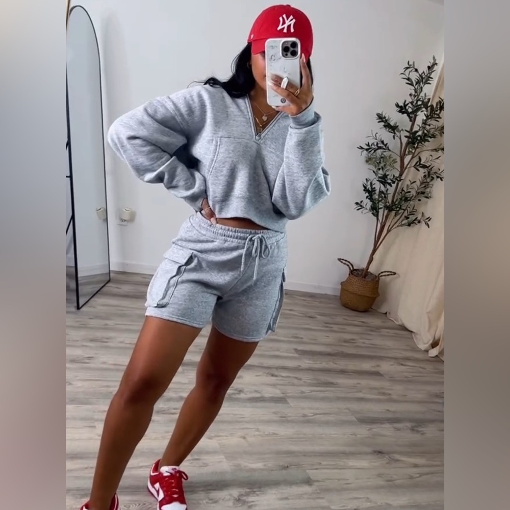 ❥𝐫𝐞𝐟𝐥𝐞𝐱: Women's Cargo Shorts Set - Picture 2 of 11